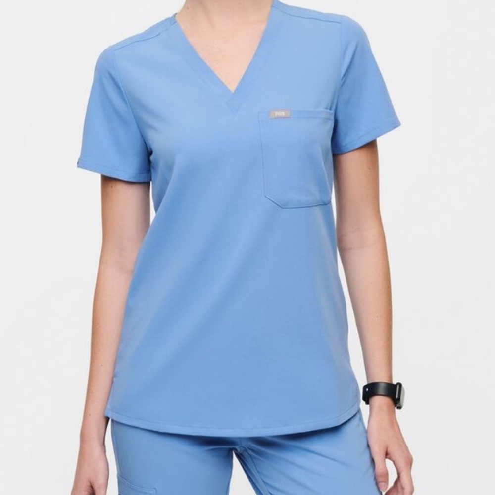 NWT Figs Catarina One-Pocket Scrub Top